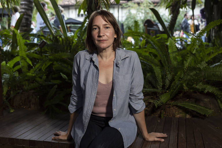 Em 'Maternidade' (ed. Companhia das Letras), Sheila Heti reflete sobre a dúvida: ter ou não ter filhos? Em entrevista à Folha, a autora canadense disse: "Não há nenhum livro que eu tenha lido que traga um personagem se perguntando isso pela obra toda"