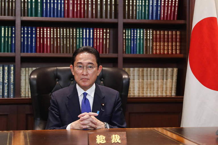 Fumio Kishida vence disputa por liderança do partido que controla Parlamento do Japão
