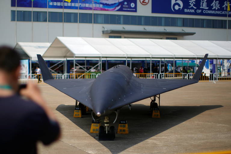 Drone de alta altitude WZ-8 é exibido no Airshow China 2021, em Zhuhai