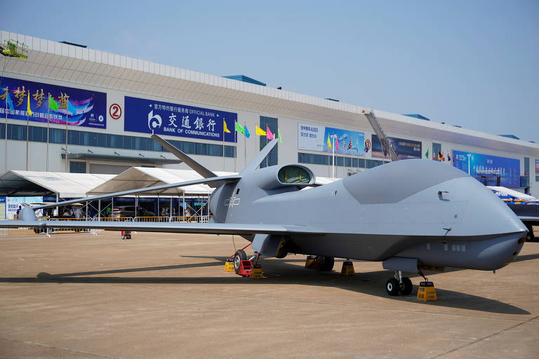 Drone de reconhecimento WZ-7 em exibição no Airshow China 2021