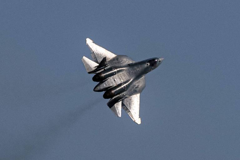 Caça russo de quinta geração Su-57 em exibição no show aéreo Maks, perto de Moscou
