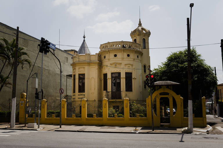 Conhecido domo "Castelinho da Brigadeiro", a edificação, que fica na avenida Brigadeiro Luis Antonio, é uma das primeiras em estilo art noveau na cidade de São Paulo e tem mais de 100 anos