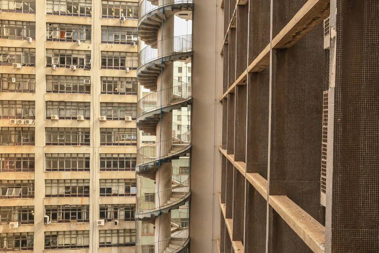 O histórico edifício Copan, no centro de São Paulo, que em 2022 completa 60 anos, finalmente conseguiu do Conpresp a liberação para a realização da obra de restauro