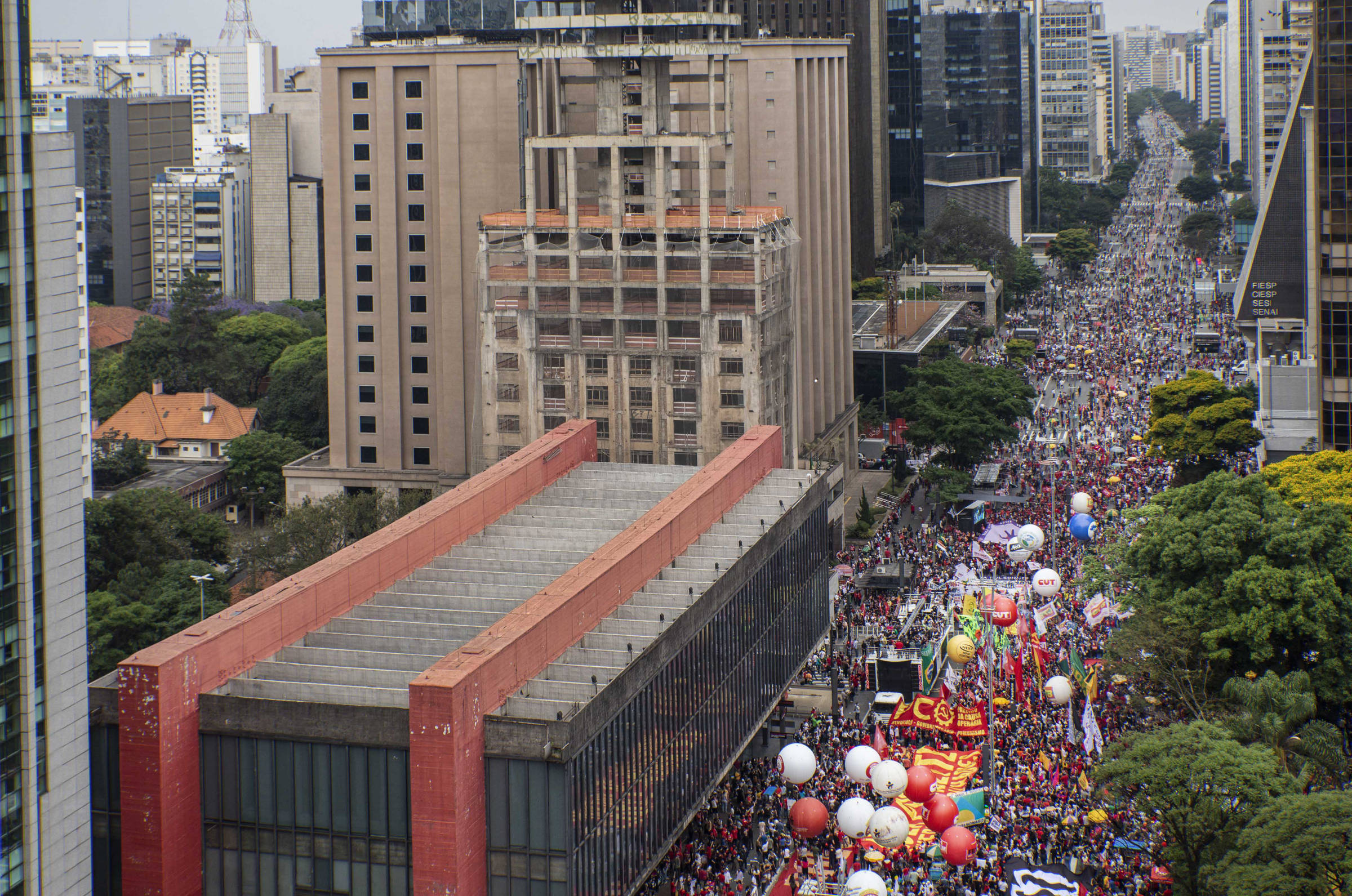 Atos anti Bolsonaro puxados pela esquerda t m ades es t midas e