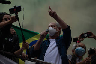 Ciro Gomes (PDT) discursa na av. Paulista em ato contra Bolsonaro