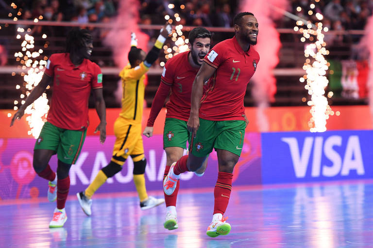Seleção de Portugal comemora título da Copa do Mundo de futsal