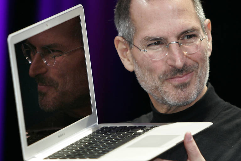 Steve Jobs, do Apple I na garagem de sua família a presidência de multinacional
