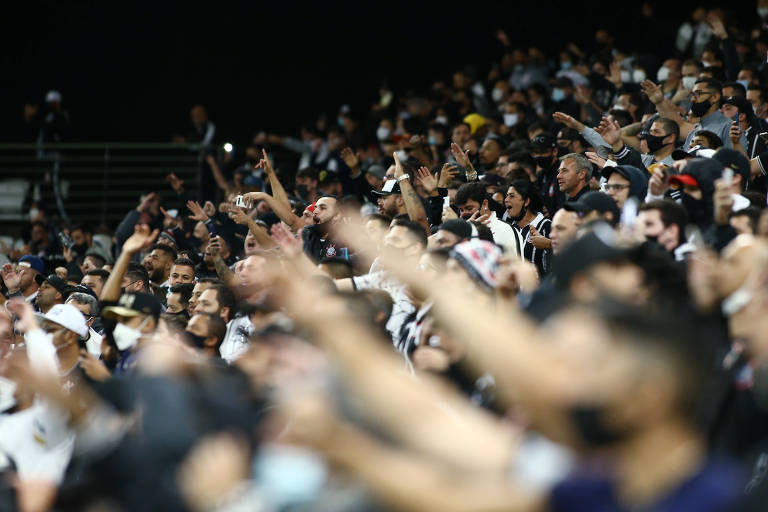 Volta da torcida ao estádio do Corinthians