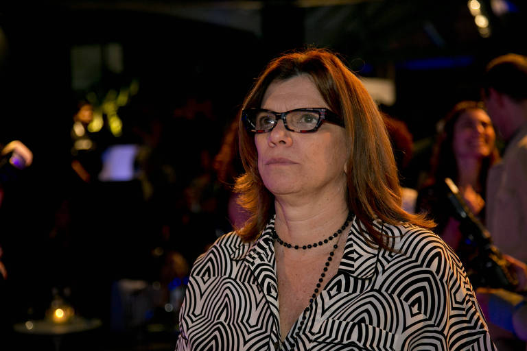 Diretora Denise Saraceni 