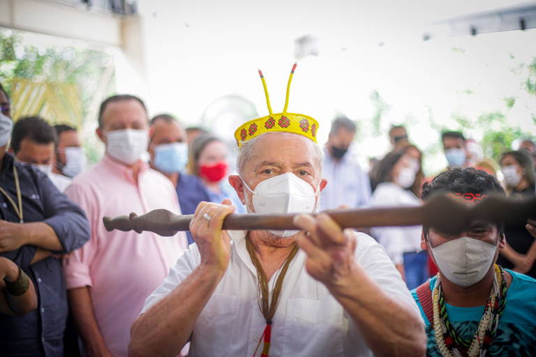 O presidente Lula participou da assinatura do projeto de lei do Estatuto Estadual dos Povos Indígenas, no Maranhão, com o governador Flávio Dino