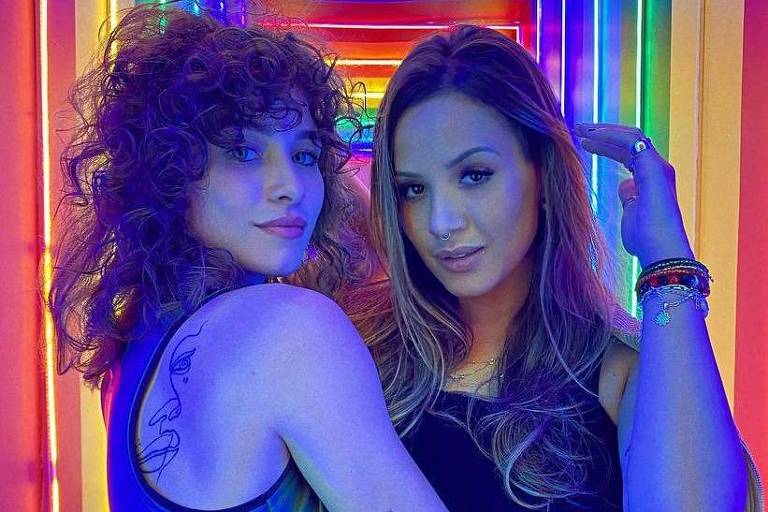 Laryssa Ayres anuncia namoro com a influenciadora Thais Ribeiro e se declara
