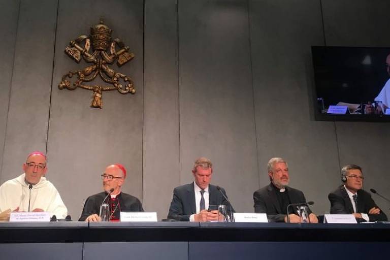 Papa abre maior consulta democrática da história da Igreja, que pode mudar futuro da instituição