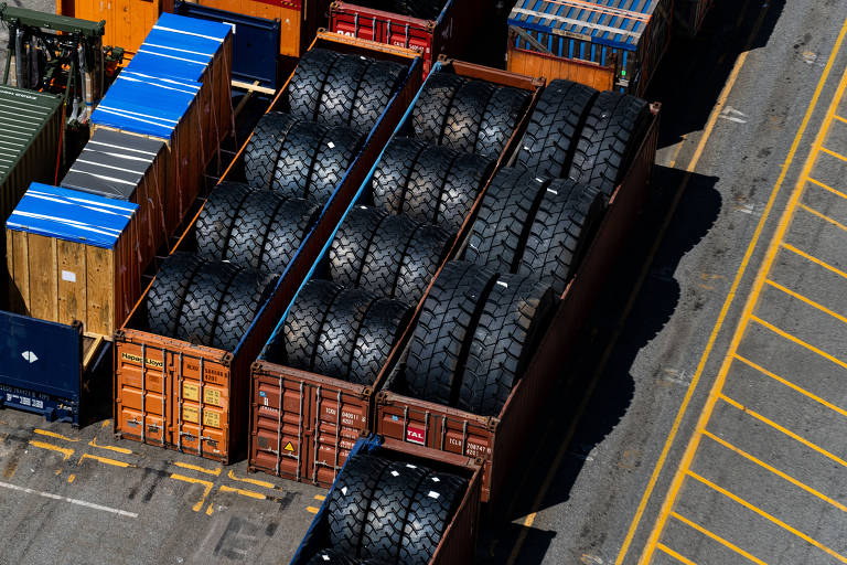 Crise na logística gera congestionamentos em portos