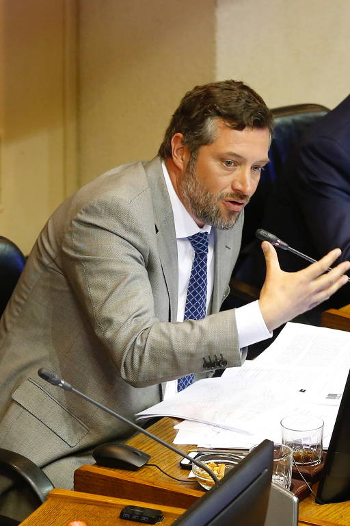 Candidato da coligação de direita Chile Vamos, o advogado Sebastián Sichel, 43, foi presidente do Banco do Estado do Chile e ministro no segundo governo de Sebastián Piñera