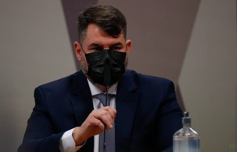 O advogado Tulio Silveira, da Precisa Medicamentos, presta depoimento aos senadores da comissão à respeito do contrato entre a Precisa e o Ministério da Saúde para aquisição da vacina Covaxin