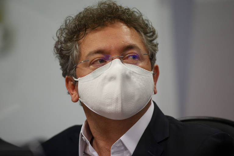 O dono da Precisa medicamentos, Francisco Maximiano, é ouvido pelo senadores da comissão. A empresa está envolvida nas suspeitas de corrupção na aquisição da vacina Covaxin junto ao Ministério da Saúde