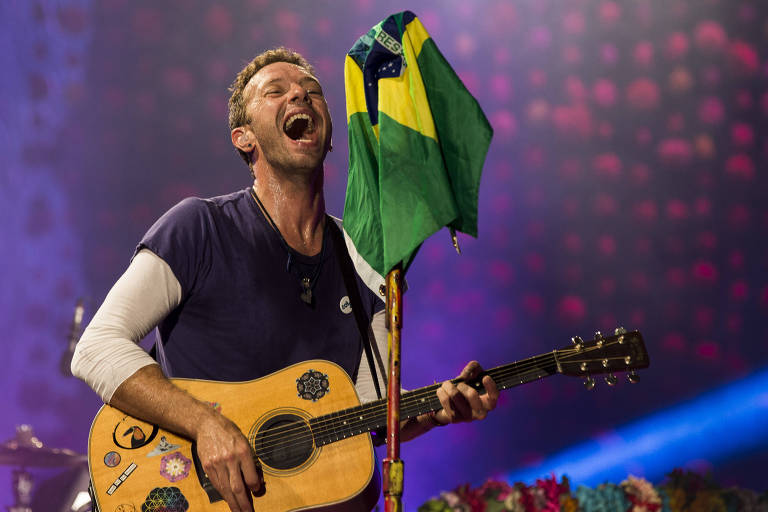 Chris Martin, vocalista do Coldplay, em show no Allianz Parque (zona oeste de São Paulo)