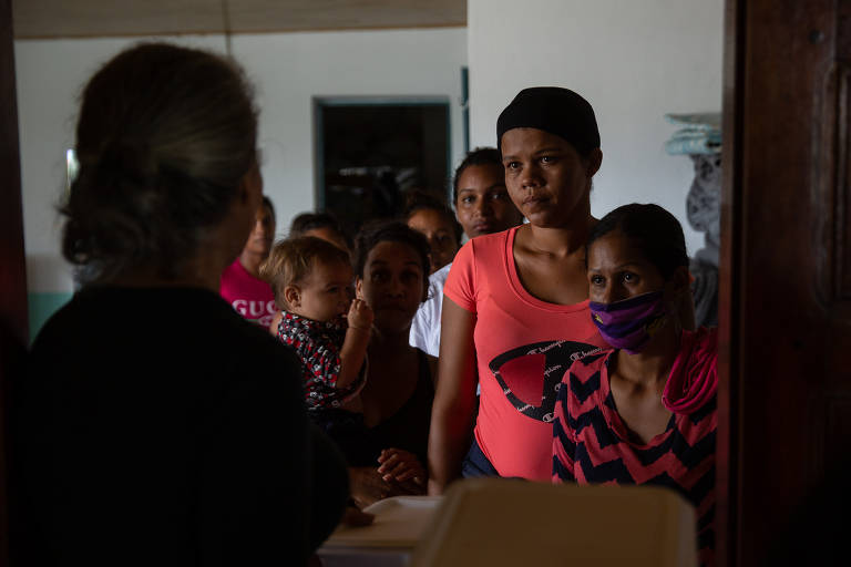 Mulheres e crianças venezuelanas são atendidas em abrigo em Roraima