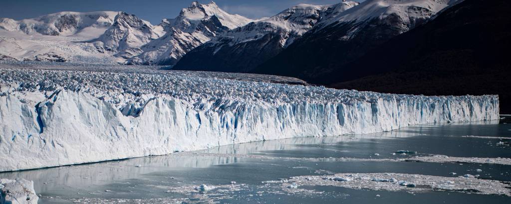 Perito Moreno, no parque Los Glaciares, em El Calafate, Argentina
