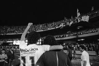 Sócrates - Corinthians x São Paulo - Campeonato Paulista de 1983 - Final