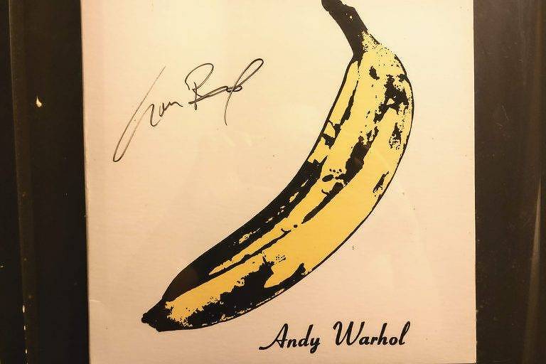 Cópia do primeiro LP da banda The Velvet Underground, autografado por Lou Reed (Foto  Dodô Azevedo  Acervo pessoal)