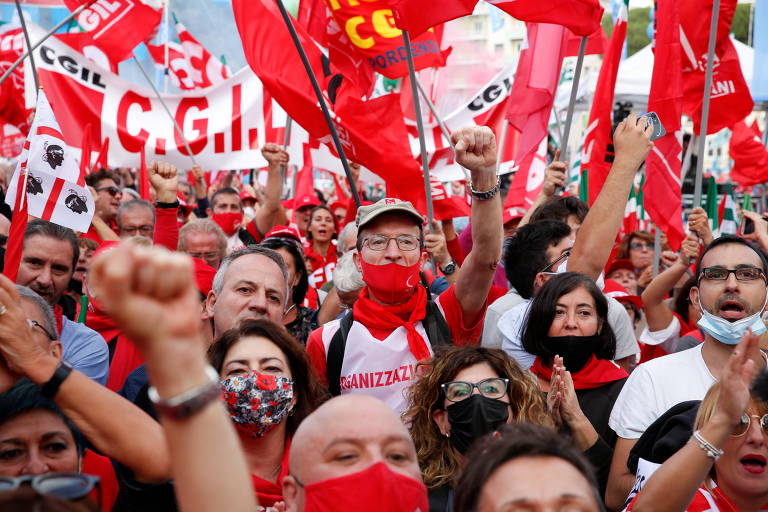 Milhares vão às ruas em Roma para pedir fim de partido de extrema direita