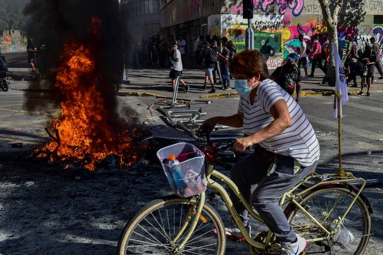 Um dos líderes que surgiu nas investigações jornalísticas chamadas de Pandora Papers, Piñera é alvo de um pedido de impeachment no Congresso