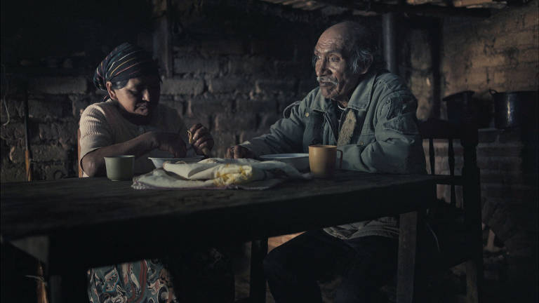 Veja cenas de 'Sanctorum', sobre indígenas que plantam a amapoula, matéria-prima da heroína, no México