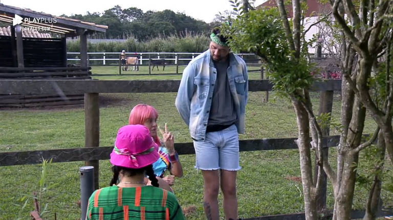 A Fazenda: roça de Rico, MC Gui, Tati e Sthefane tem chuva de bate-boca