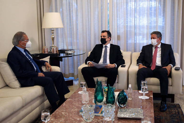 Paulo Guedes, Rodrigo Pacheco e Arthur Lira durante reunião na residência oficial do Senado
