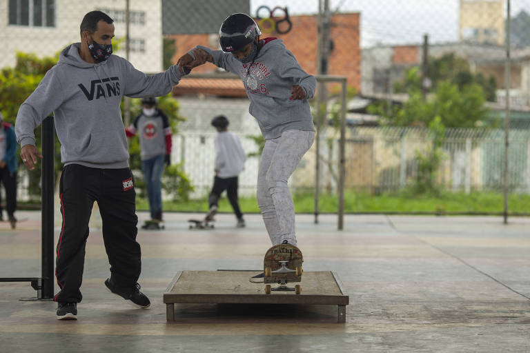 Das ruas para o pódio: entenda os benefícios e saiba como começar a  praticar skate - Folha PE