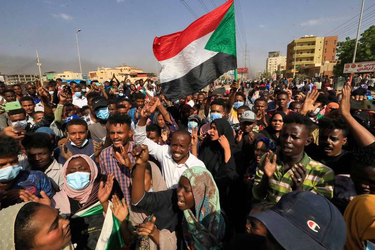 Militares do Sudão dão golpe de Estado e prendem premiê e gabinete civil