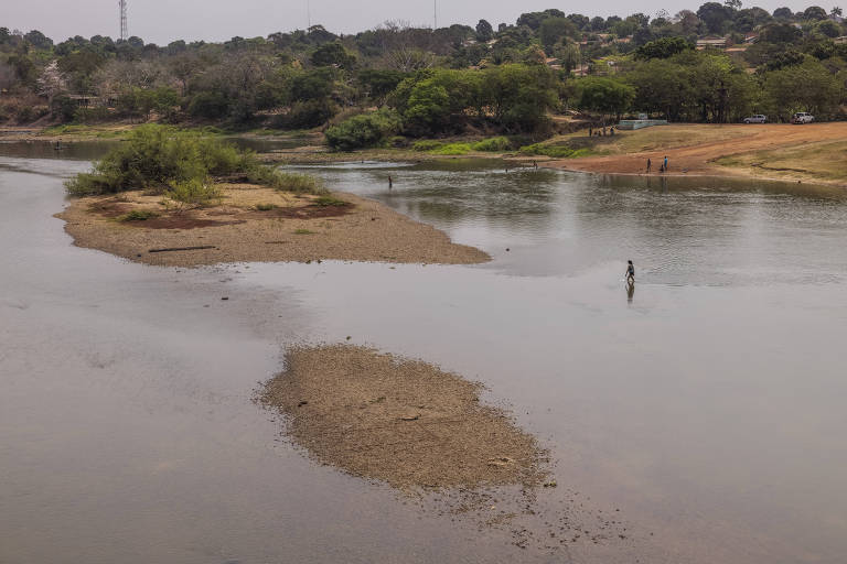 No Pantanal, rio Paraguai chega a 1 cm da seca recorde