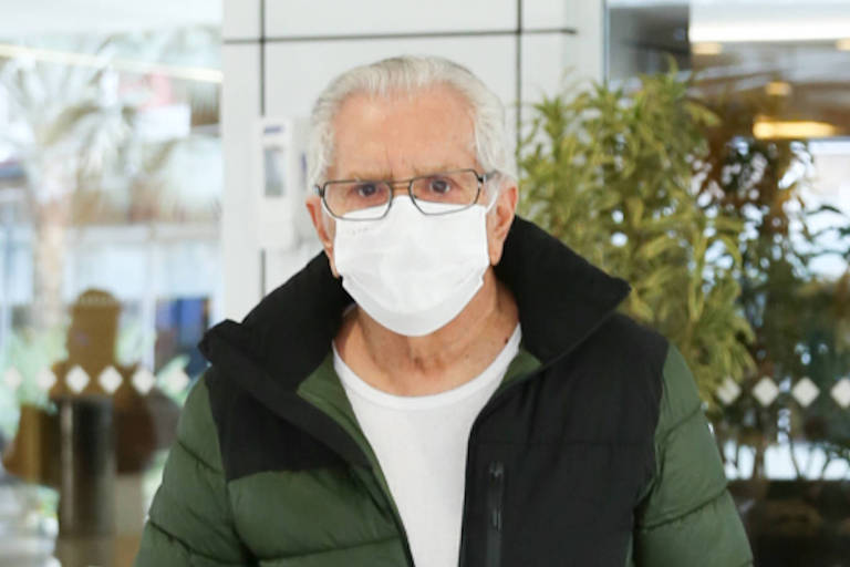 Carlos Alberto de Nóbrega tem alta do hospital após cirurgia cardíaca