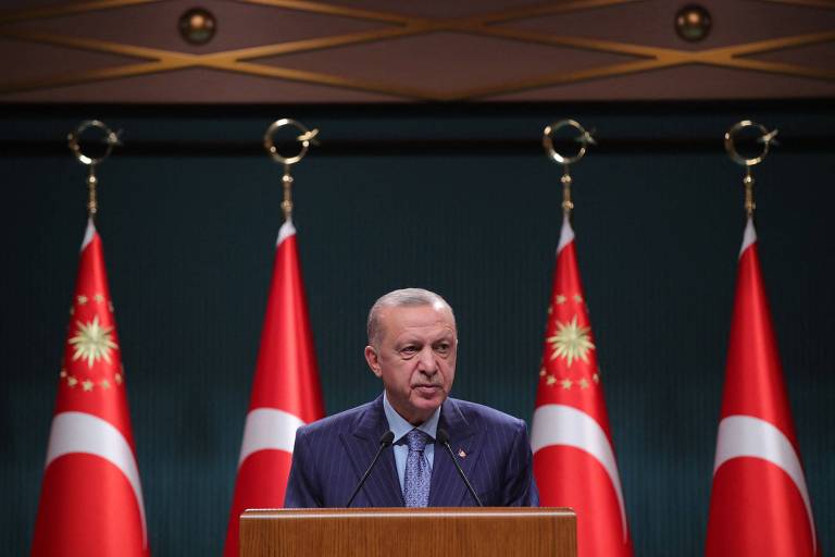Turquia desiste de expulsar embaixadores após diplomatas recuarem em comunicado