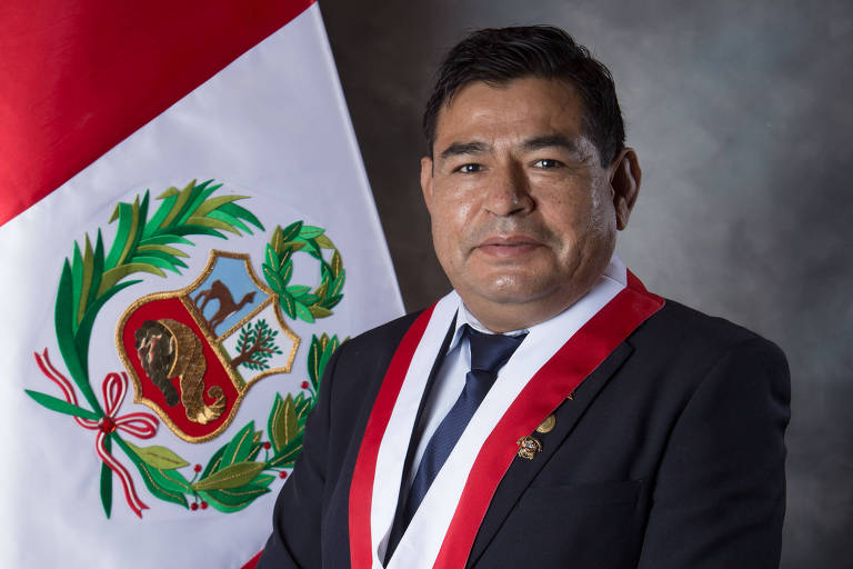 Morte de deputado interrompe sessão de voto de confiança a gabinete de presidente do Peru