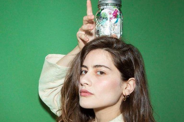 Lauren Singer tem uma vida 'lixo zero' e guarda as poucas coisas que não consegue reciclar em um potinho