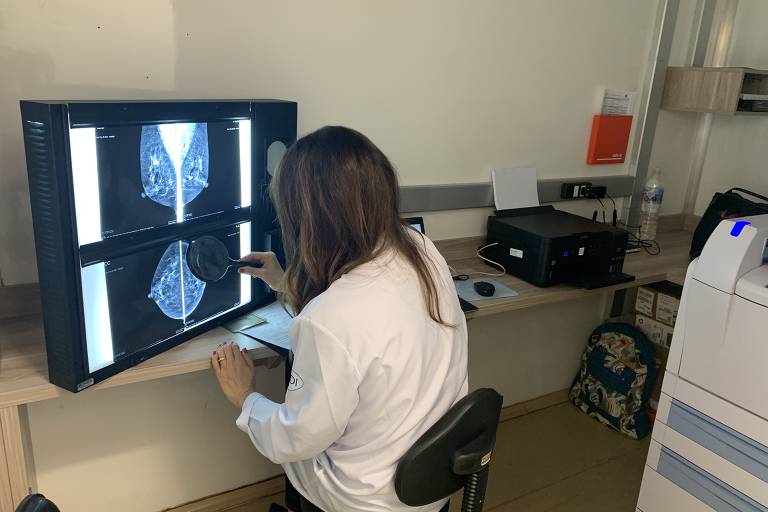 No Outubro Rosa, ação Mulheres Amigas oferece exames de mamografia gratuitos em unidade móvel