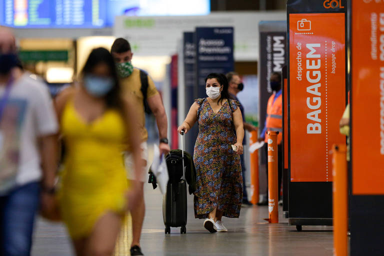Uso de máscara deixa de ser obrigatório ao ar livre em Brasília a partir de 3 de novembro