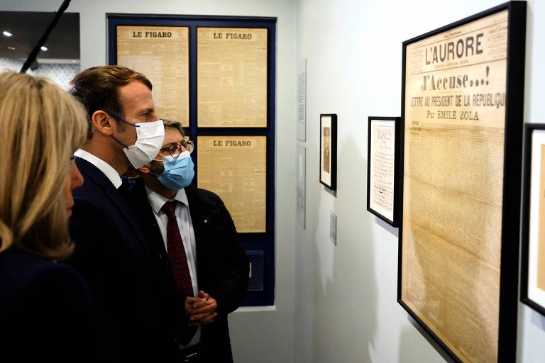 Emmanuel Macron visita Museu Dreyfus, em Médan, na França
