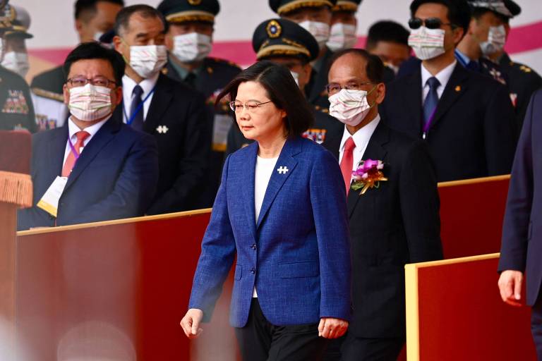 Tsai Ing-wen, presidente de Taiwan, participa das celebrações do Dia Nacional taiwanês em frente ao Palácio Presidencial, em Taipé