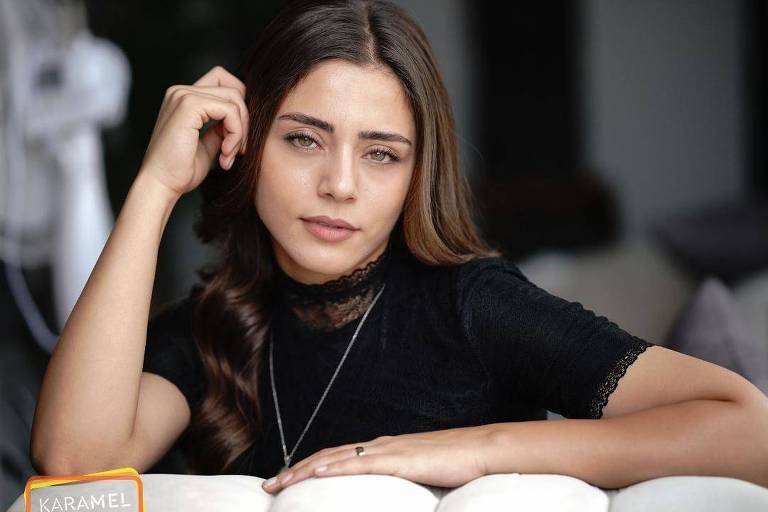 A atriz Sıla Türkoğlu é a protagonista da Novela "Emanet", sucesso na Turquia e com uma legião de fãs no Brasil