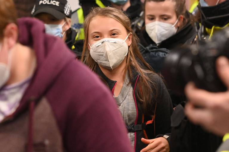 Com Greta, centenas de defensores do clima se reúnem em Glasgow na véspera da COP26