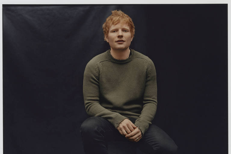 Ed Sheeran fala sobre amizade com Elton John: 'Me liga todas as manhãs'