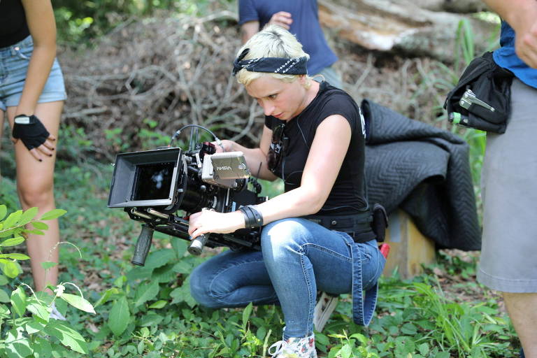 Diretora de fotografia Halyna Hutchins morta em set de filmagem