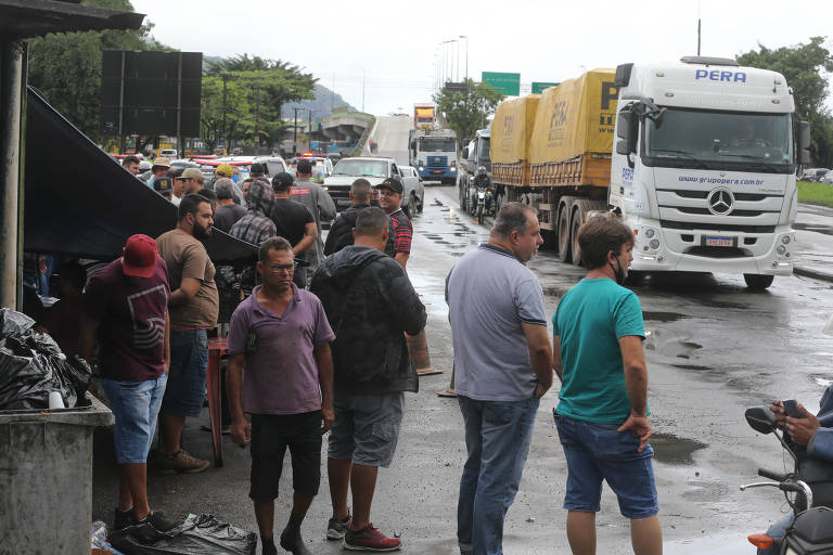 Funcionários da Sabesp na Baixada Santista e Vale do Ribeira aderem à greve  contra privatização, Santos e Região