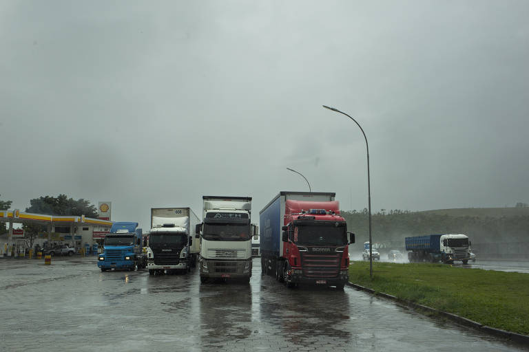 STF derruba decisão e caminhoneiros seguem proibidos de bloquear estradas