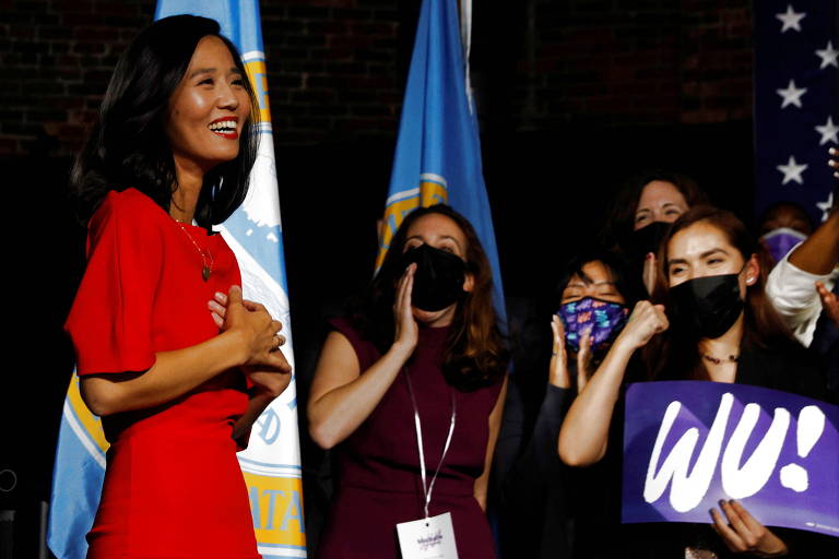 Michelle Wu celebra a vitória na eleição para a Prefeitura de Boston