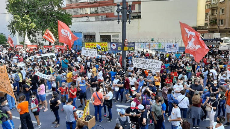 Servidores protestam contra a reforma da Previdência da Prefeitura de SP