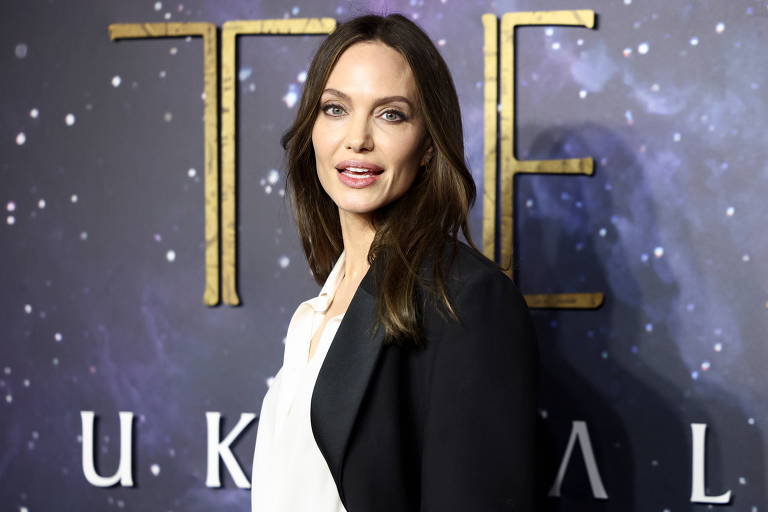 Caso Alec Baldwin: Angelina Jolie diz que é 'muito cuidadosa' com armas